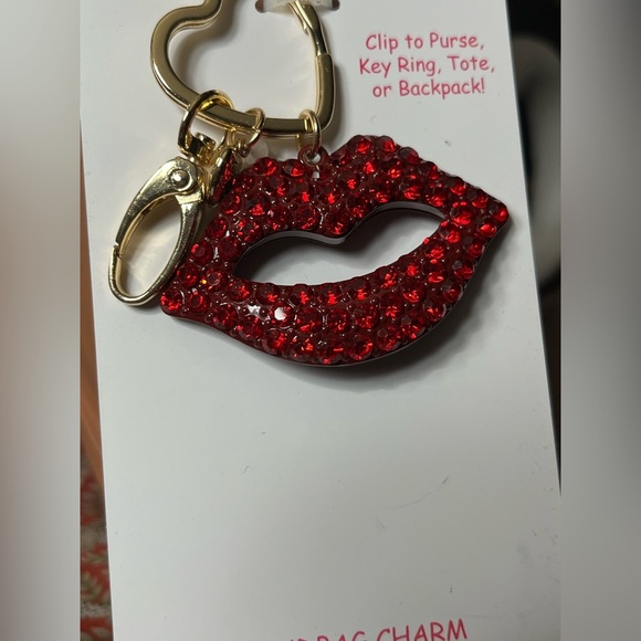 *NWT* Betsey Johnson Crystal Lips Handbag Charm Keychain - Picture 4 of 6